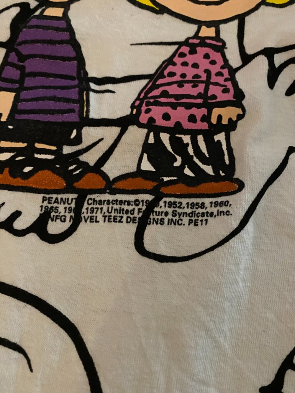 VINTAGE PEANUTS SNOOPY NOVEL TEEZ ALL OVER PRINT AOP TSHIRT ONE SIZE PREOWNED - Picture 2 of 11